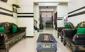 RedDoorz Syariah @ Ketintang Surabaya